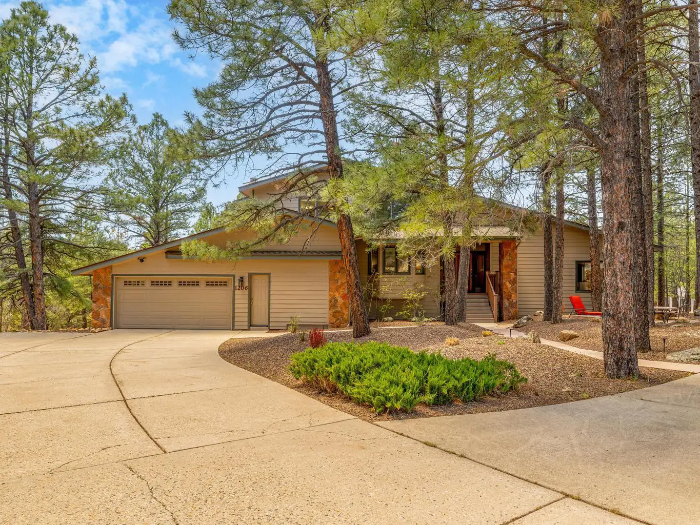 1206 N La Costa